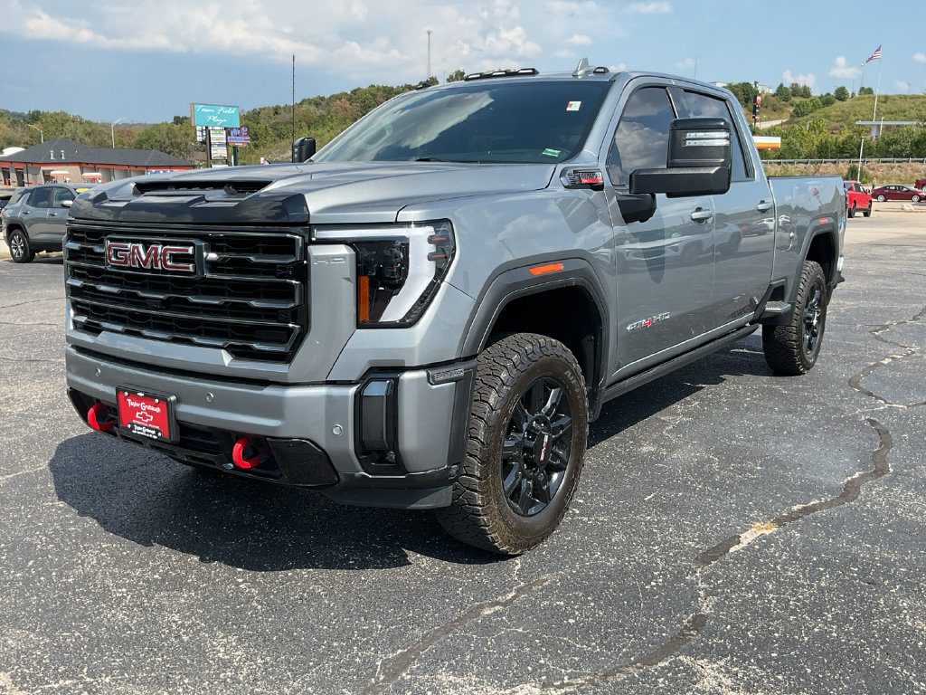 Used 2024 GMC Sierra 2500 AT4 w/ AT4 Premium Plus Package AWD/4WD image 4
