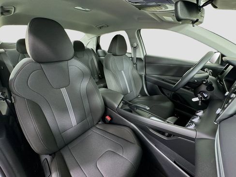 New 2026 Hyundai Elantra SE image 27