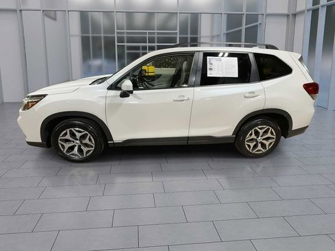 Used 2021 Subaru Forester Premium image 5