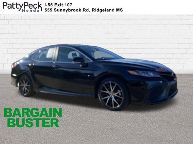 Used 2024 Toyota Camry SE FWD image 1