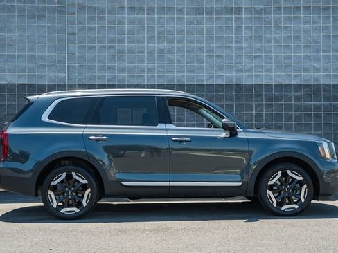 Used 2024 Kia Telluride S AWD/4WD image 4