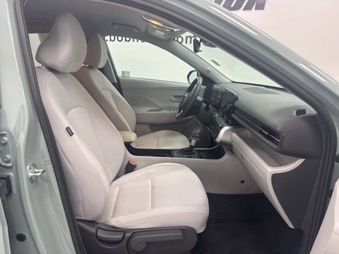 Used 2025 Hyundai Kona SEL image 27