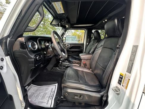 Used 2024 Jeep Wrangler High Altitude AWD/4WD image 23