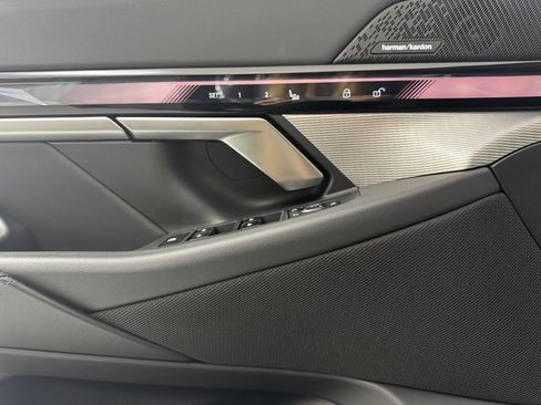 Used 2025 BMW i5 xDrive40 w/ M Sport Package AWD/4WD image 13