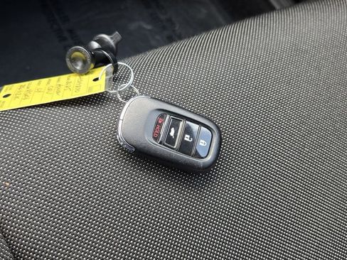 Used 2025 Honda CR-V LX image 18