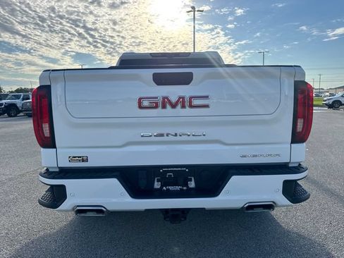Used 2023 GMC Sierra 1500 Denali w/ Technology Package AWD/4WD image 5