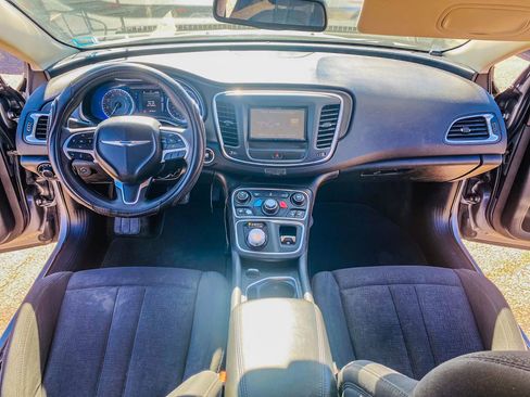 Used 2016 Chrysler 200 Limited image 14