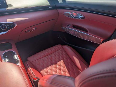 Used 2025 Genesis GV70 3.5T Sport w/ Sport Advanced Package image 18