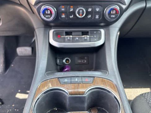 Used 2023 GMC Acadia SLE w/ Driver Convenience Package FWD image 18