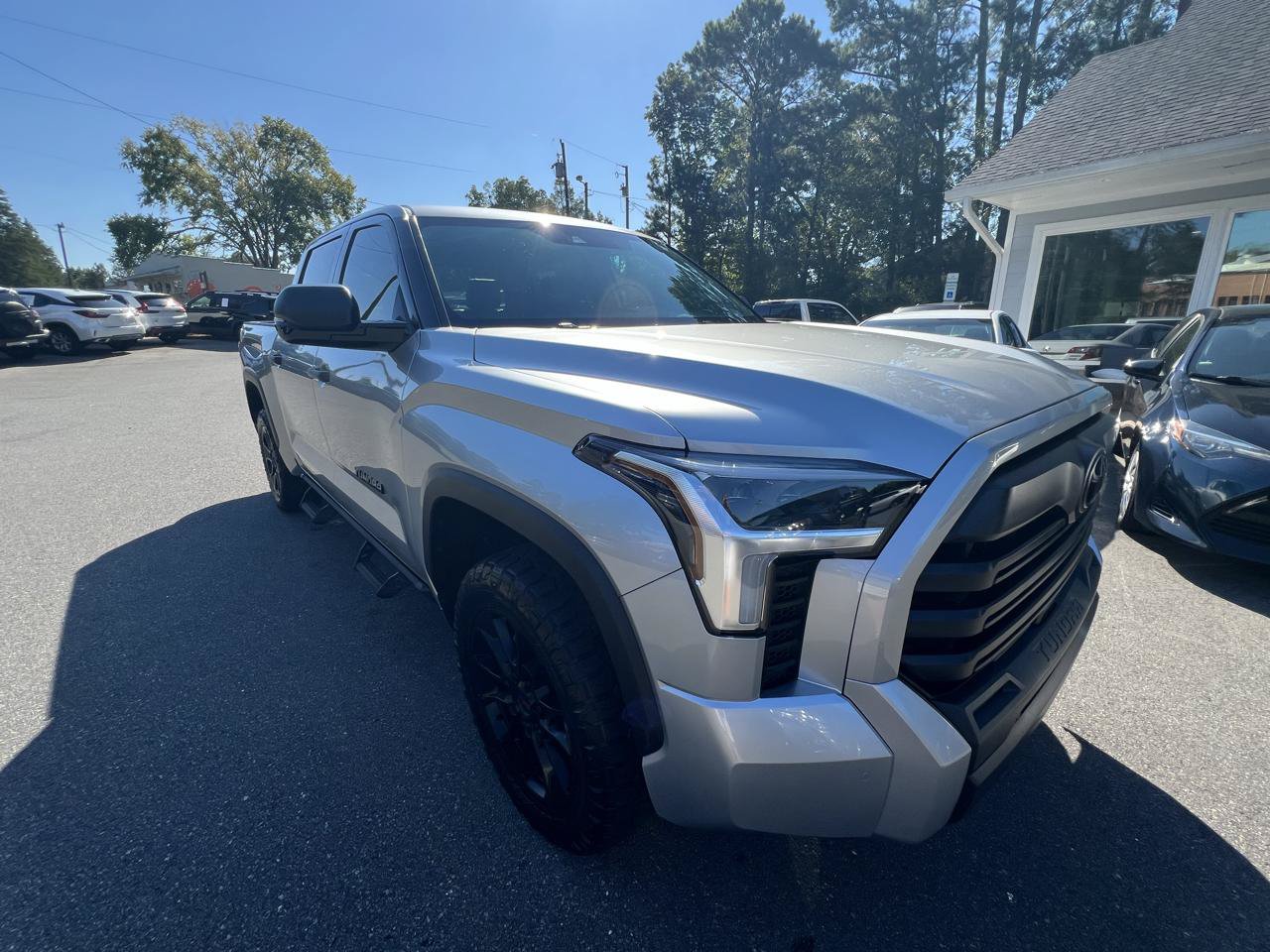 Used 2023 Toyota Tundra SR5 w/ SR5 Convenience Package AWD/4WD image 7
