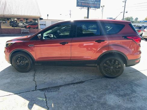 Used 2019 Ford Escape S image 8