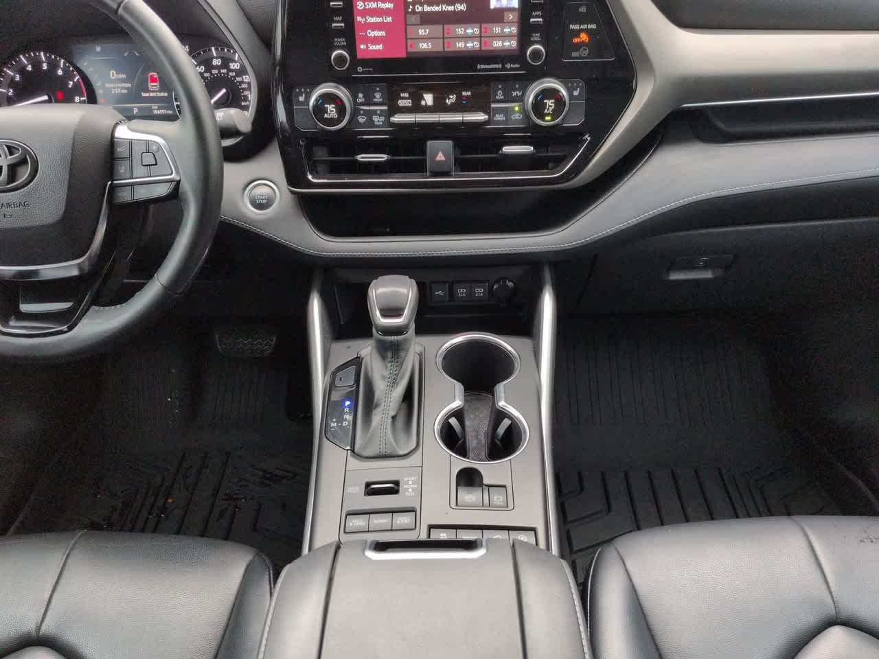 Certified 2021 Toyota Highlander XLE AWD/4WD image 19