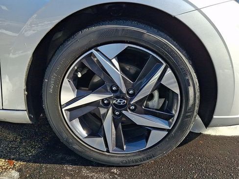 Used 2023 Hyundai Elantra SEL w/ Convenience Package image 8