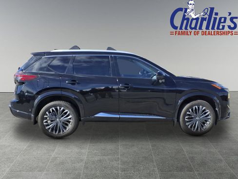 Certified 2025 Nissan Rogue Platinum image 3