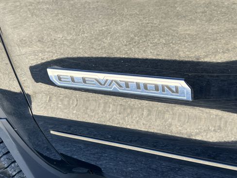 Used 2018 GMC Sierra 1500 SLE w/ Elevation Edition AWD/4WD image 9
