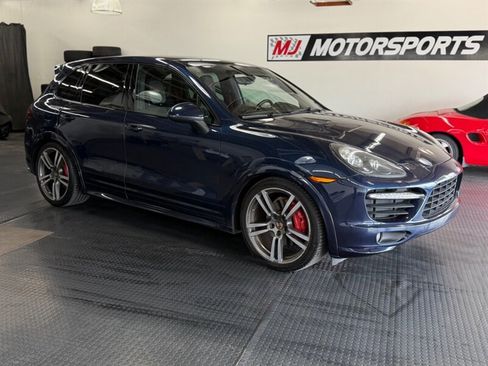 Used 2014 Porsche Cayenne GTS image 10