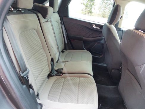 Used 2020 Ford Escape SE image 41