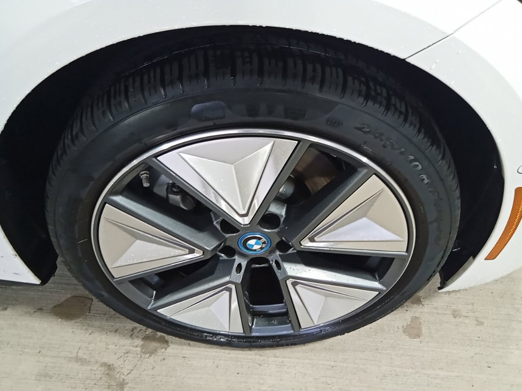 Used 2024 BMW i4 eDrive35 w/ Premium Package RWD image 19