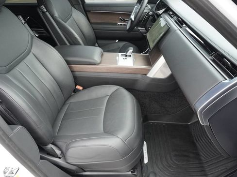 Used 2025 Land Rover Range Rover Long Wheelbase SE AWD/4WD image 23