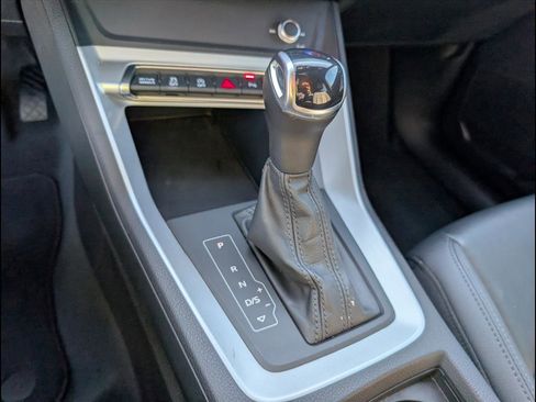 Used 2025 Audi Q3 2.0T Premium image 14