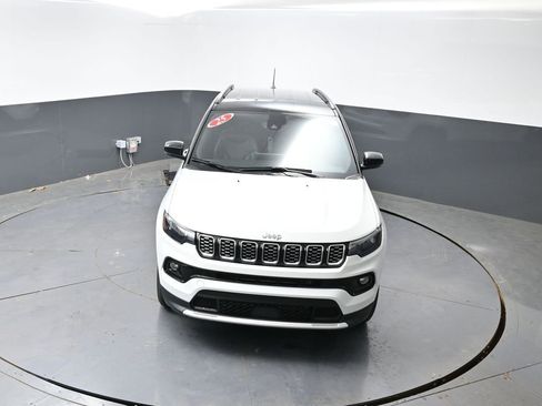 Used 2025 Jeep Compass Limited AWD/4WD image 43