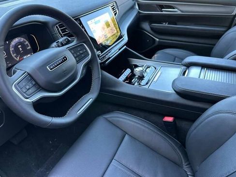 New 2025 Jeep Wagoneer Series II w/ Convenience Group I image 7