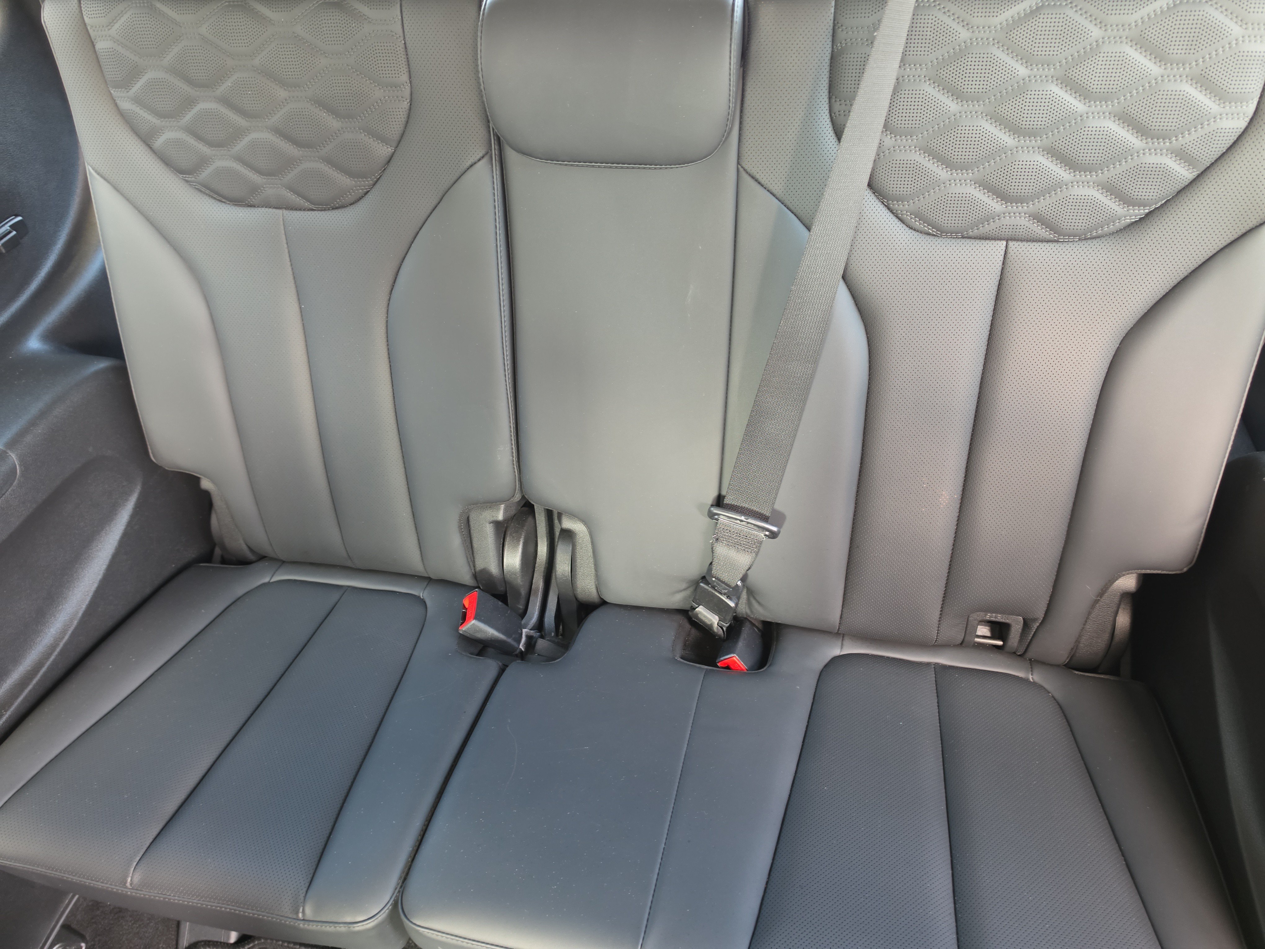 Used 2022 Hyundai Palisade Limited FWD image 18