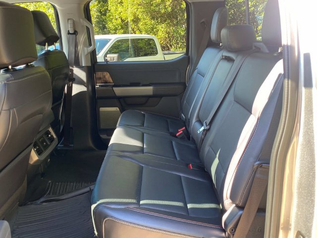Used 2024 Ford F250 Lariat w/ Lariat Ultimate Package AWD/4WD image 9