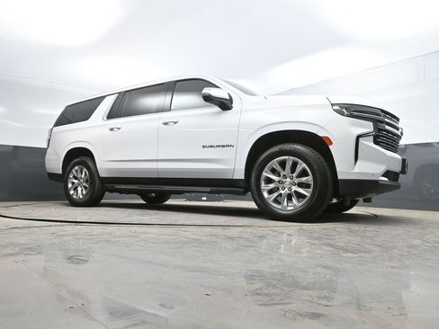 Used 2023 Chevrolet Suburban Premier AWD/4WD image 29
