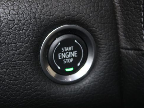 Used 2024 GMC Yukon XL Denali RWD image 44