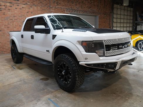 Used 2014 Ford F150 Raptor w/ Equipment Group 801A Luxury image 3