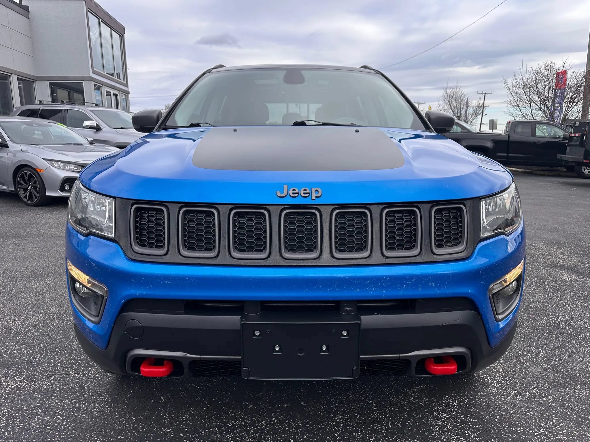 Used 2017 Jeep Compass Trailhawk w/ Navigation Group AWD/4WD image 2