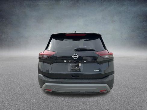 Used 2023 Nissan Rogue S image 4