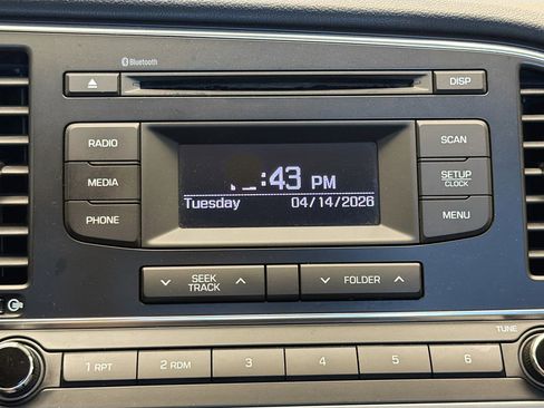 Used 2018 Hyundai Elantra SE FWD image 9