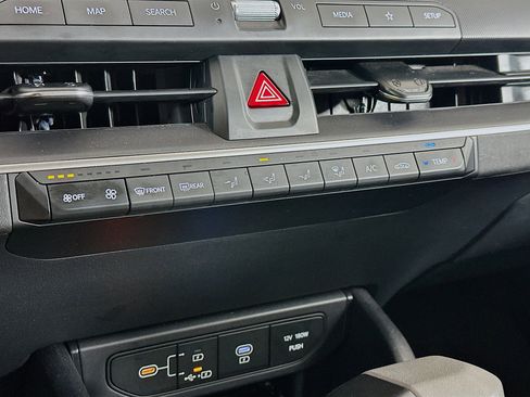 Used 2025 Kia K4 LXS image 23