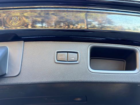 Used 2021 Porsche Macan image 17