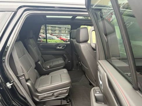 Used 2024 Chevrolet Tahoe RST w/ Luxury Package AWD/4WD image 32