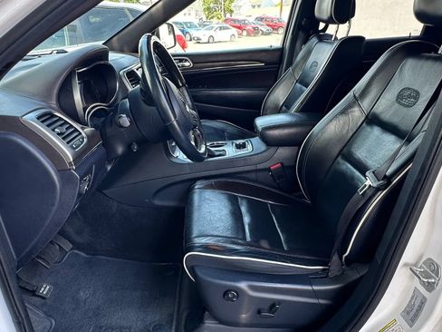 Used 2017 Jeep Grand Cherokee Overland AWD/4WD image 12