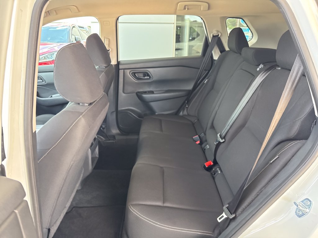 Used 2025 Nissan Rogue S FWD image 22