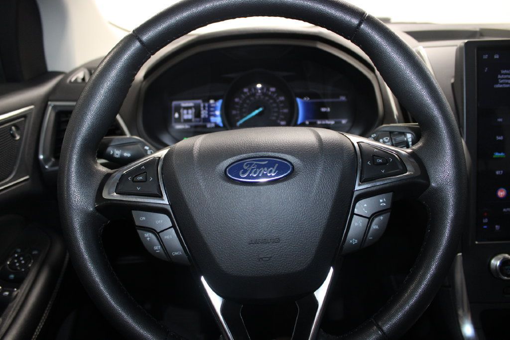 Used 2024 Ford Edge Titanium AWD/4WD image 34