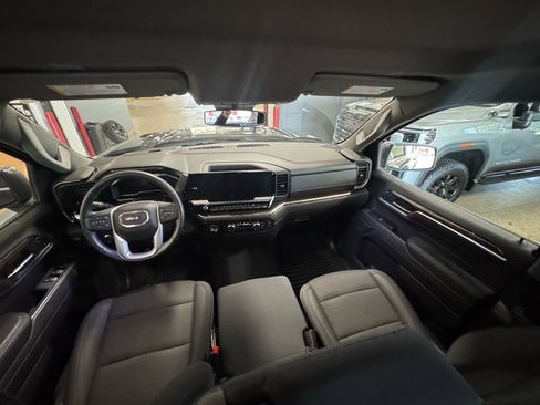 Used 2023 GMC Sierra 1500 SLE image 14