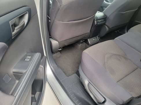 Used 2024 Toyota Highlander LE AWD/4WD image 15