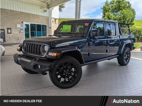 Used 2025 Jeep Gladiator Sport AWD/4WD image 1