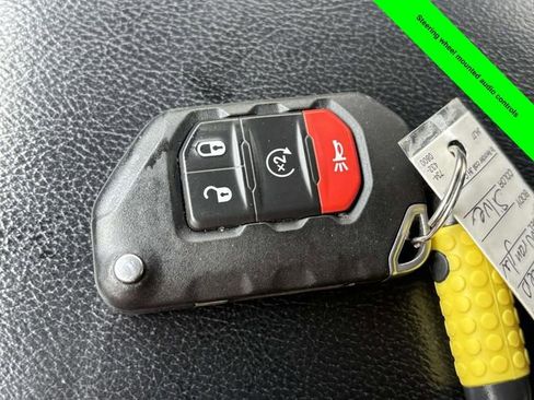 Used 2018 Jeep Wrangler Unlimited Sahara w/ Dual Top Group AWD/4WD image 24