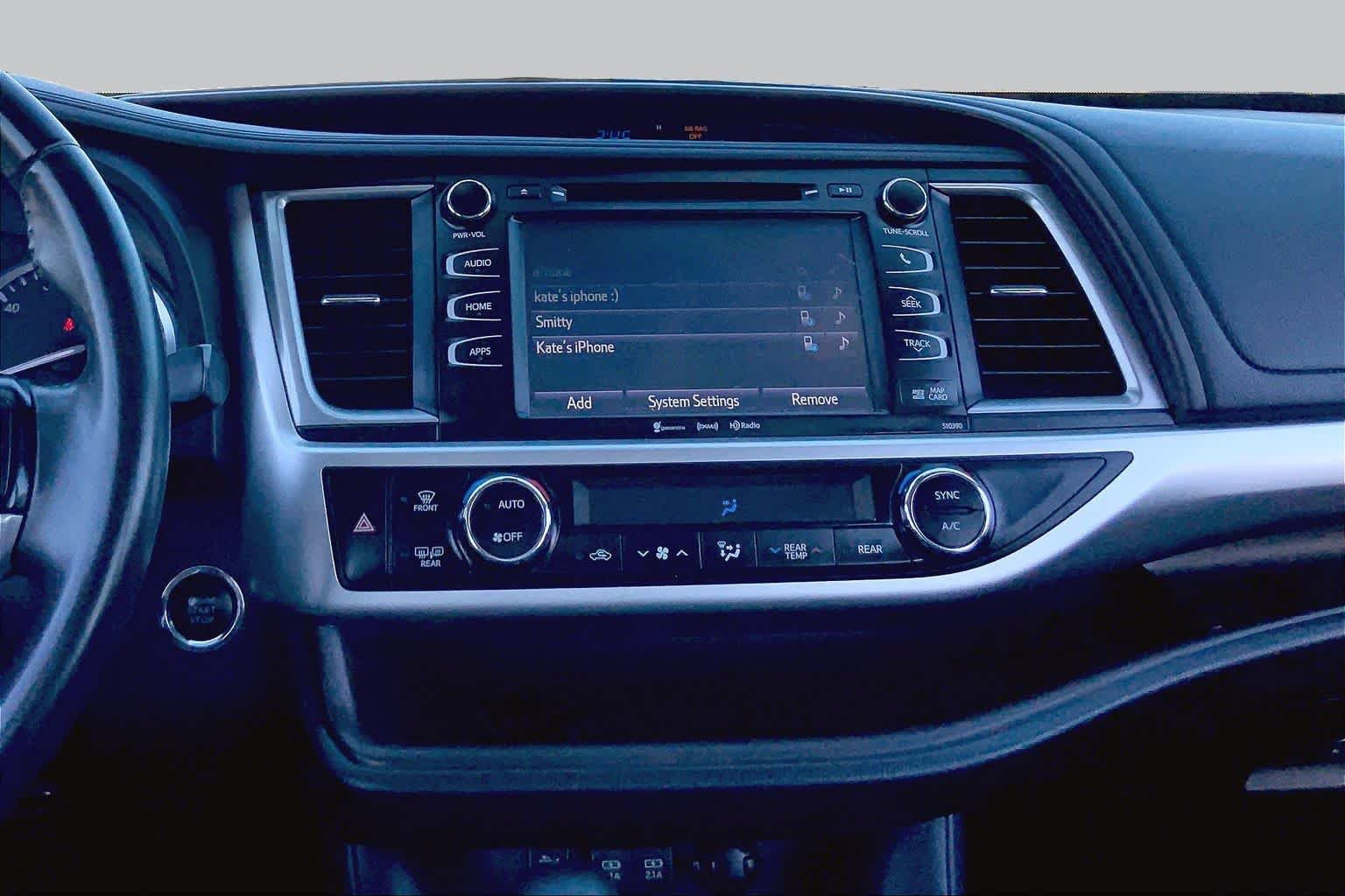 Used 2019 Toyota Highlander XLE FWD image 7