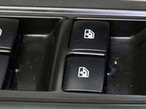 Used 2018 Buick Encore Premium image 39