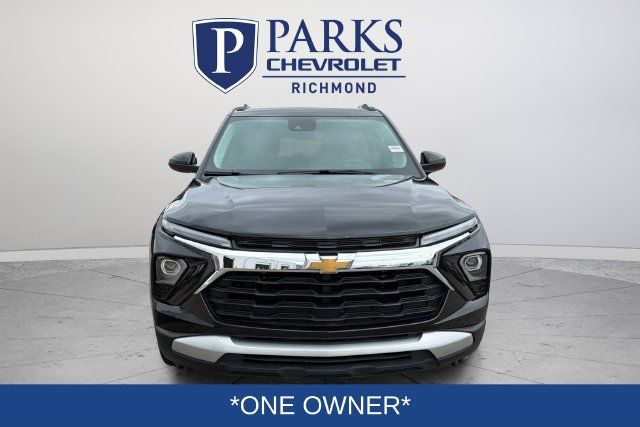 Used 2025 Chevrolet TrailBlazer LT FWD image 2