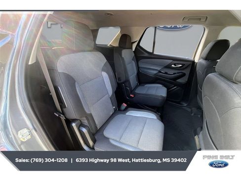 Used 2020 Chevrolet Traverse LT FWD image 20