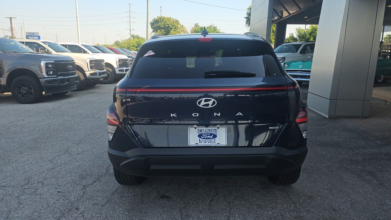 Used 2025 Hyundai Kona SEL AWD/4WD image 4