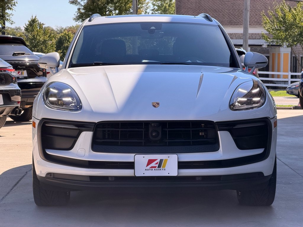 Used 2023 Porsche Macan AWD/4WD image 4